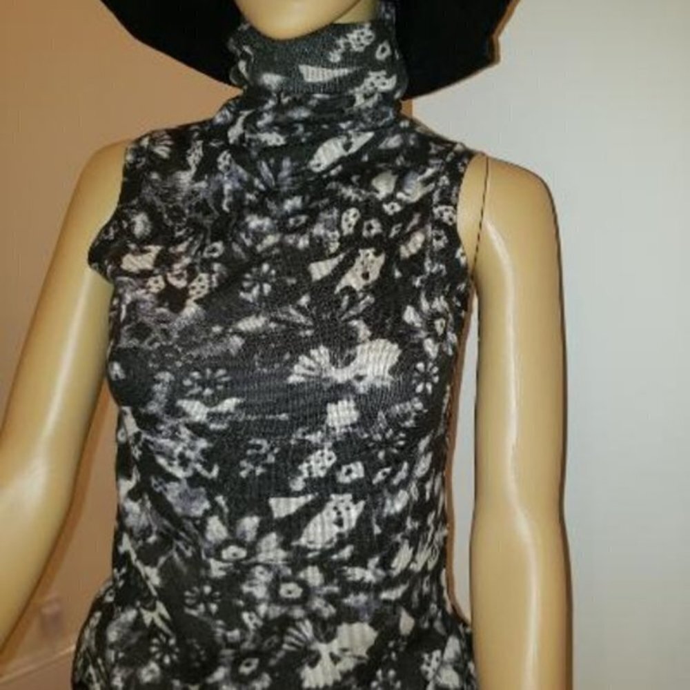 Italian Wool Top - Picture 2 of 9